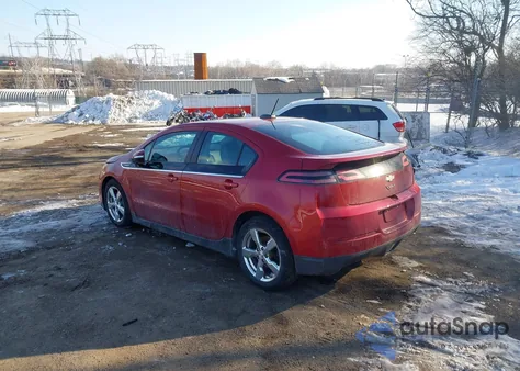 2015 Chevrolet Volt из США, поврежденный, VIN 1G1RB6E40FU130810